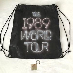 Taylor Swift 1989 Drawstring Backpack and Keychain NEW